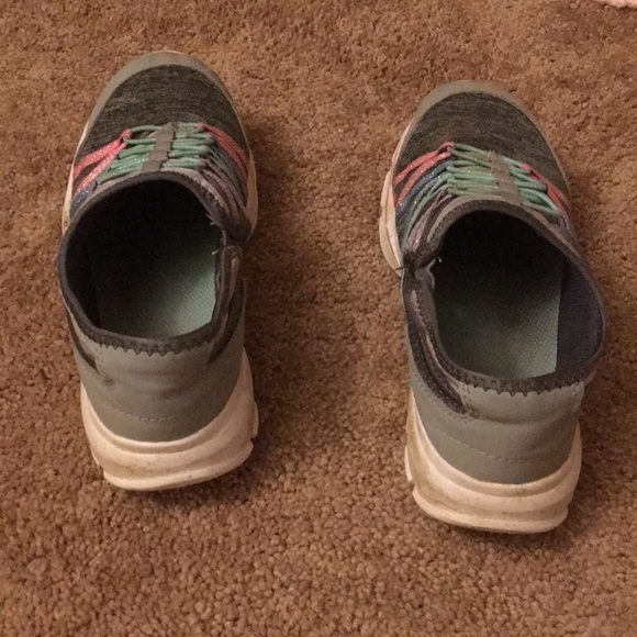 Rainbow elastic sneakers. - Picture 4 of 7